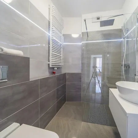 Old Nova Q4apartments