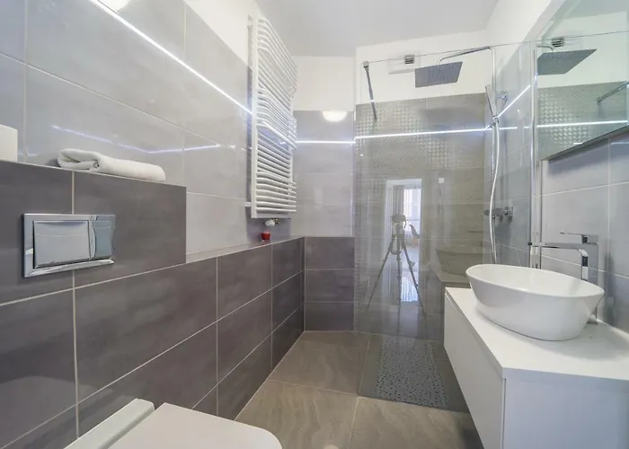 Old Nova Q4apartments